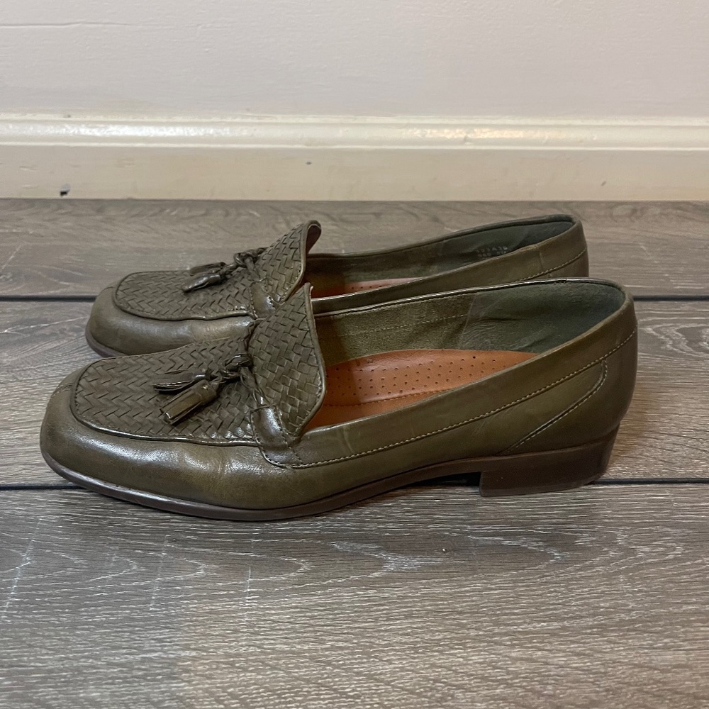 Naturalizer Green Loafers Women’s Size 8M